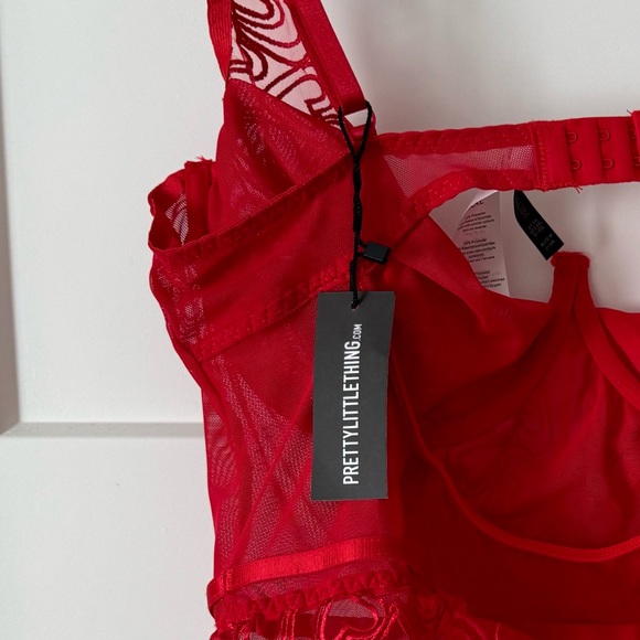 PRETTYLITTLETHING Red Heart Embroidered Lace Bodysuit - Picture 12 of 12